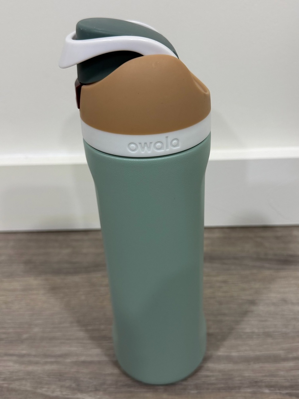 Owala Mint Green Stainless Water Bottle with Tan Accent - 24 oz